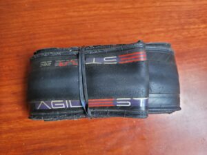 Một vỏ lẻ tubeless 700×28 panaracer Agilest